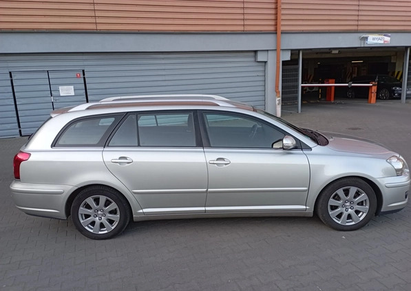 Toyota Avensis cena 17900 przebieg: 252123, rok produkcji 2008 z Stary Sącz małe 781